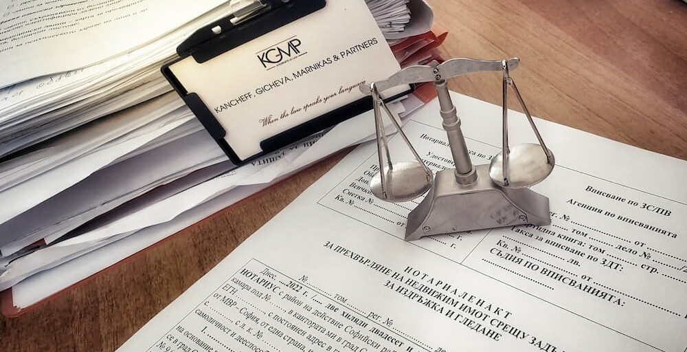 Разваляне на договор за прехвърляне на имот срещу издръжка и гледане